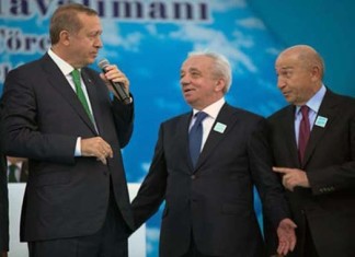 Dünya Bankası istatistiklerine göre, Kamu İhale Kanunu’nda 2002 yılında yapılan değişiklikten sonra kamudan en fazla ihale alan müteahhitlerin başında yer alan Cengiz Holding ‘in patronu Mehmet Cengiz Londra ‘da ailesi için sokak satın aldı.