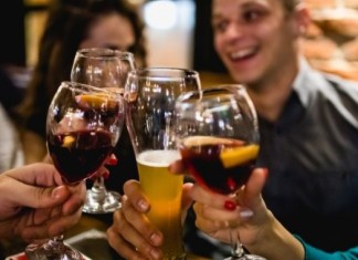 Yine yılbaşı yine alkol zammı! Her 4 kadehten 3’ü vergiye gidecek