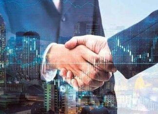 Yabancı ve yerli yatırımcıyı teşvik için Ticaret Hukuku, Borçlar Hukuku, İcra ve İflas Hukuku gibi ticari hayata ilişkin kanunlarda yapılacak değişikliklerle yatırımcılar korunacak. Ticari Arabuluculuk Merkezleri kurulacak