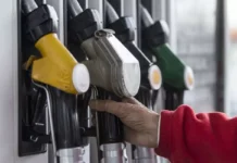 Akaryakıta gece yarısı tarihin en büyük zammı! Tabela değişti